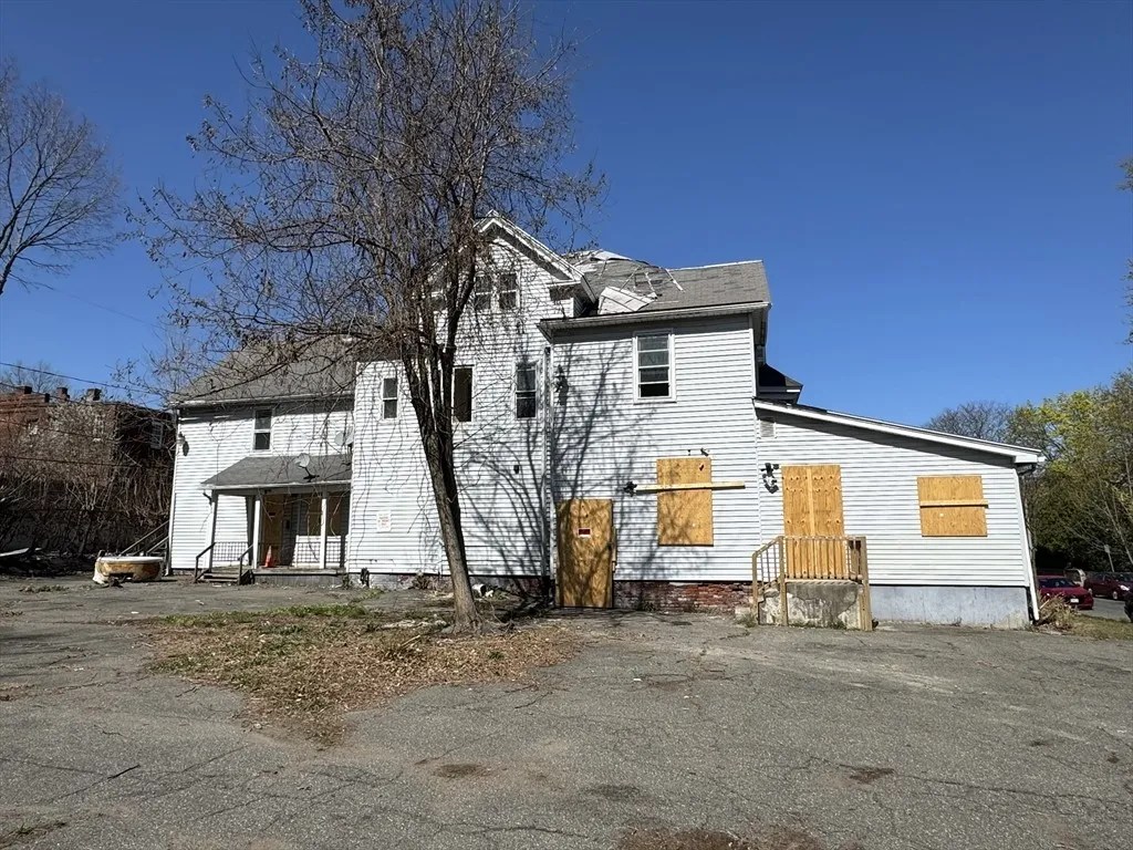 For Sale 223 Elm St, Holyoke, MA 01040