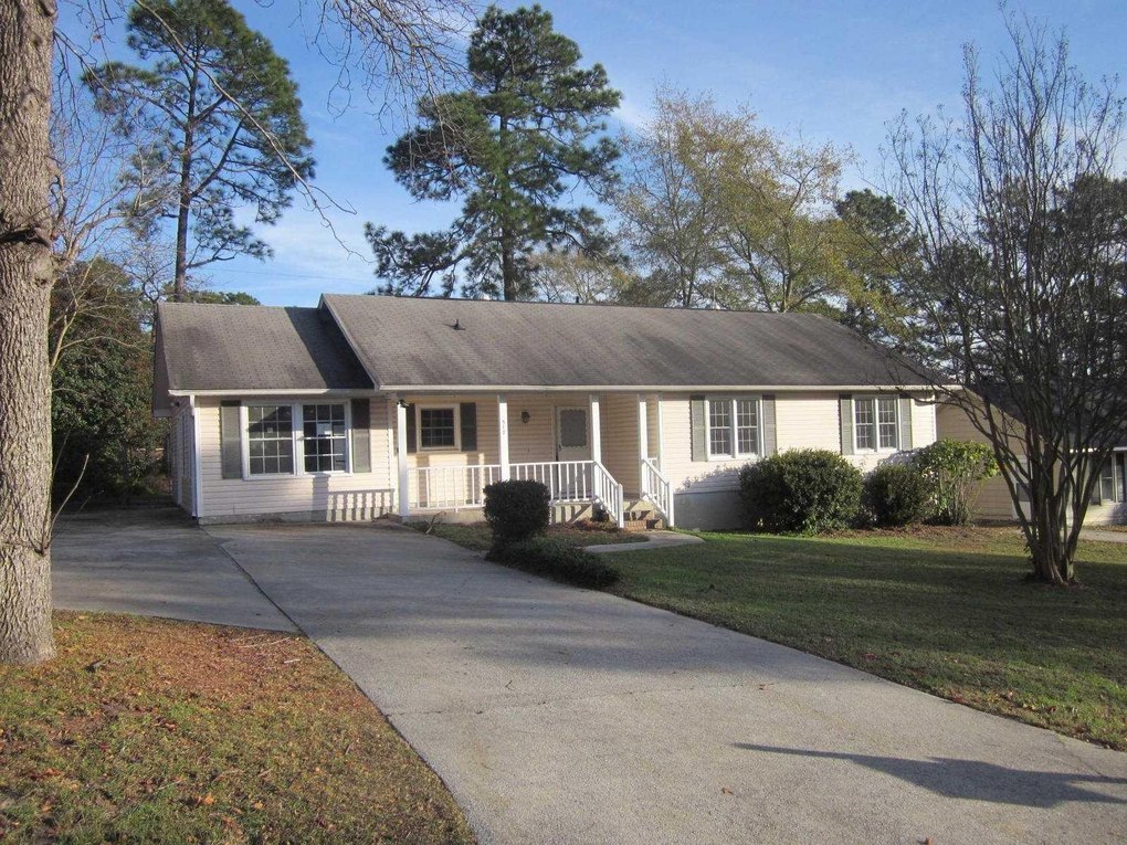 517 Peeble Rd, Hopkins, SC 29061