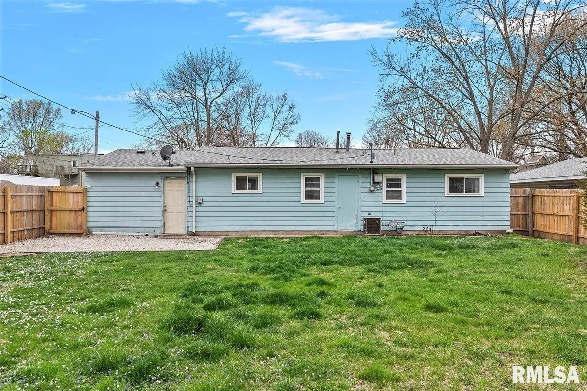 2544 Holmes Ave, Springfield, IL 62704