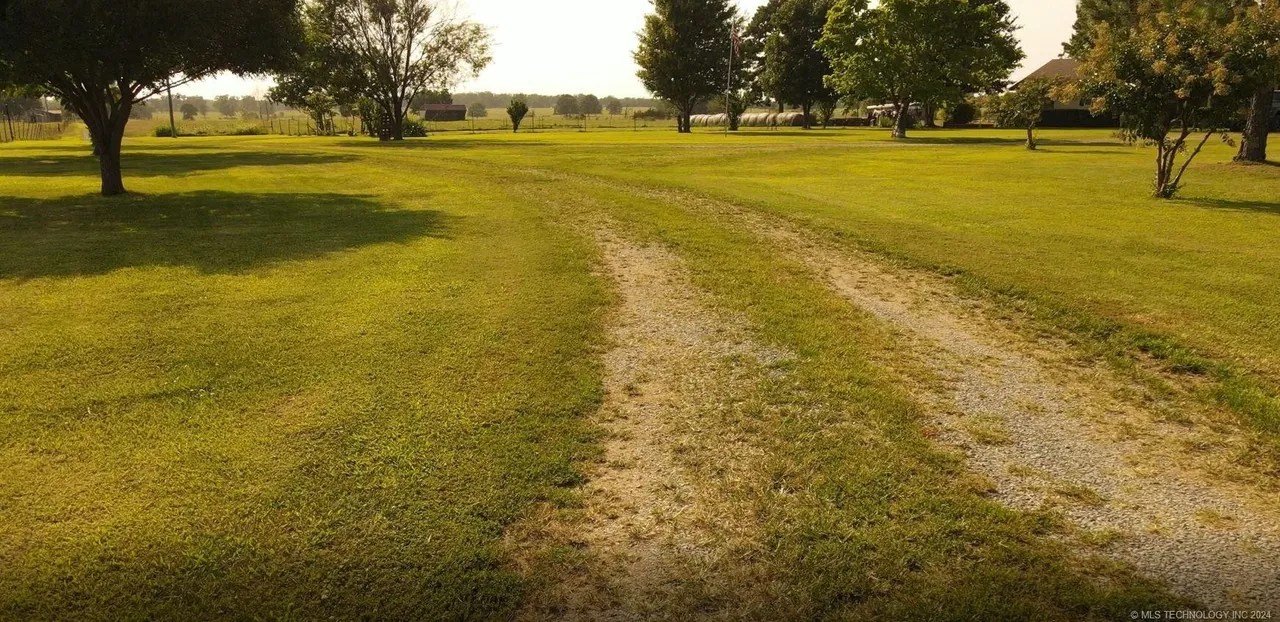 2002 N 530 Rd, Rose, OK 74364