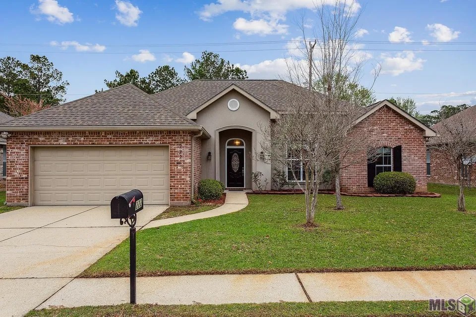 222 Rue Chardonnay, Abita Springs, LA 70420