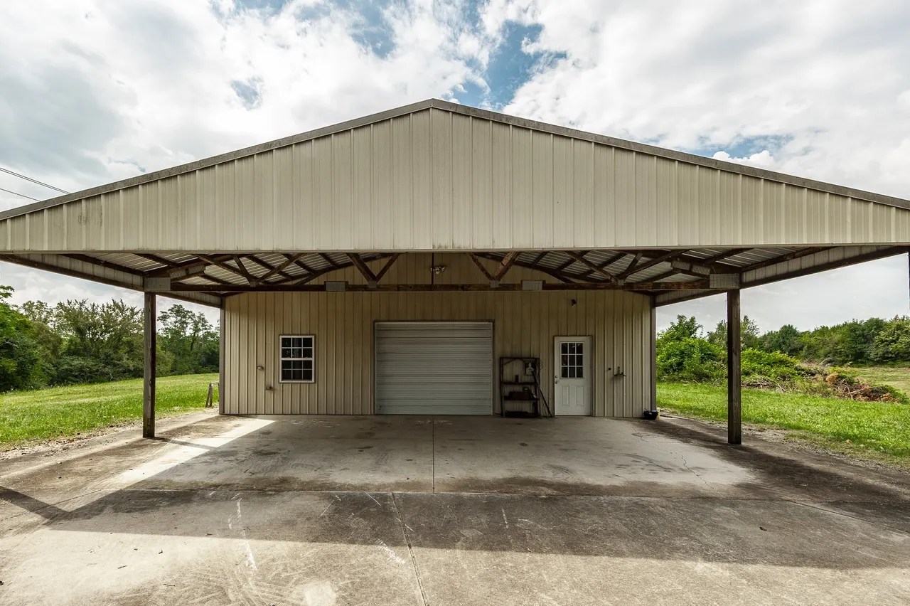 2317 Harlan Rd, Columbia, TN 38401