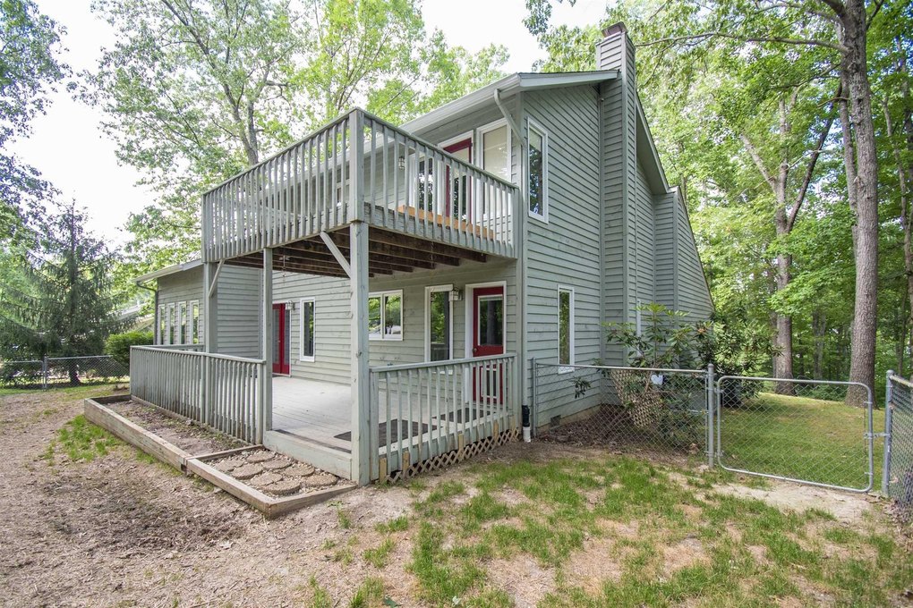 635 White Pine Dr, Christiansburg, VA 24073