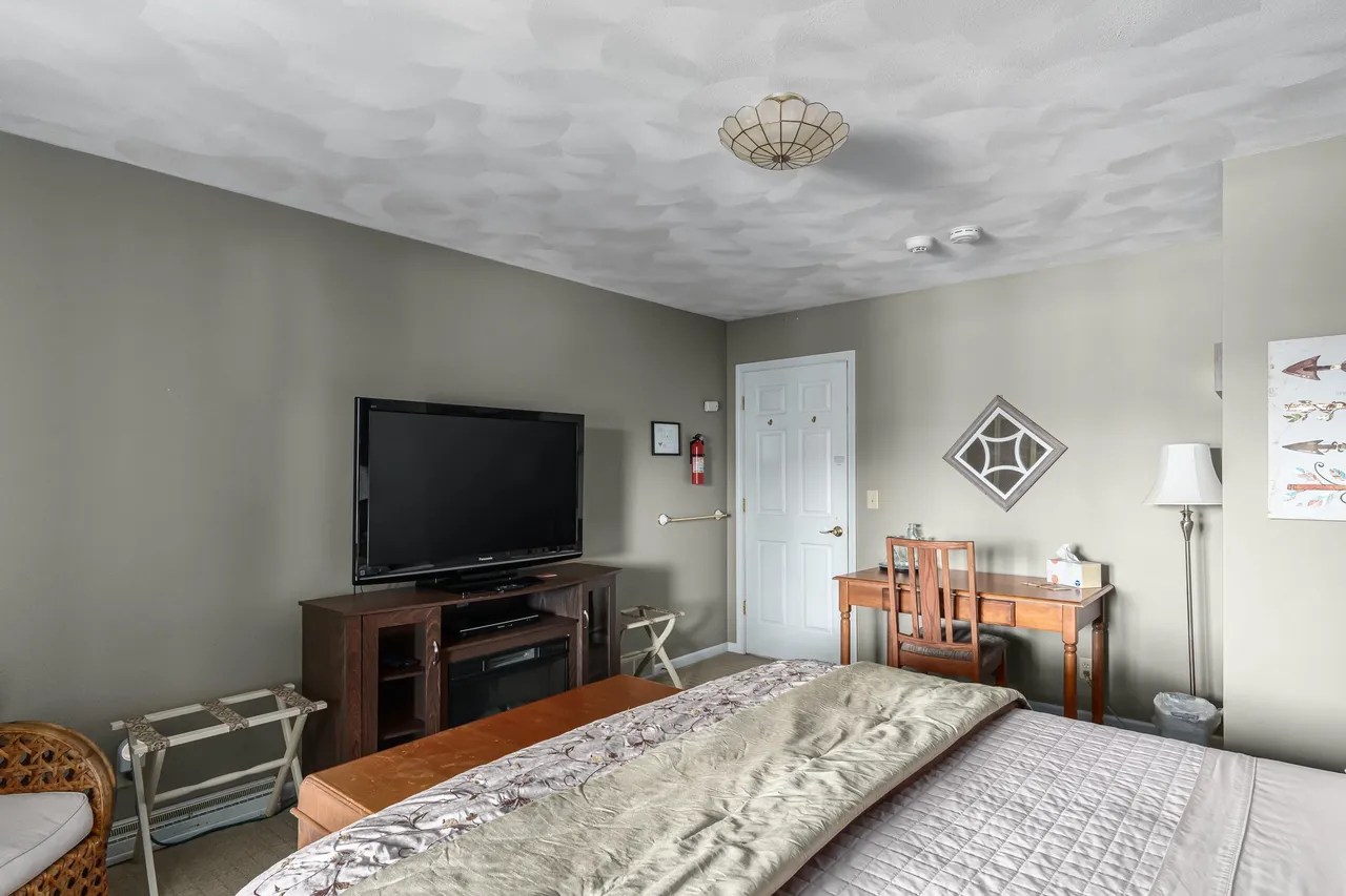 5525 Portage Rd, Madison, WI 53704