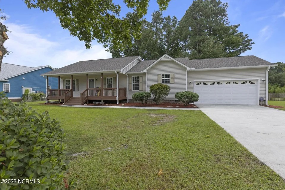 104 River Reach Dr W, Swansboro, NC 28584