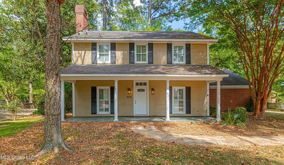 206 Sweetbriar Ln, Madison, MS 39110