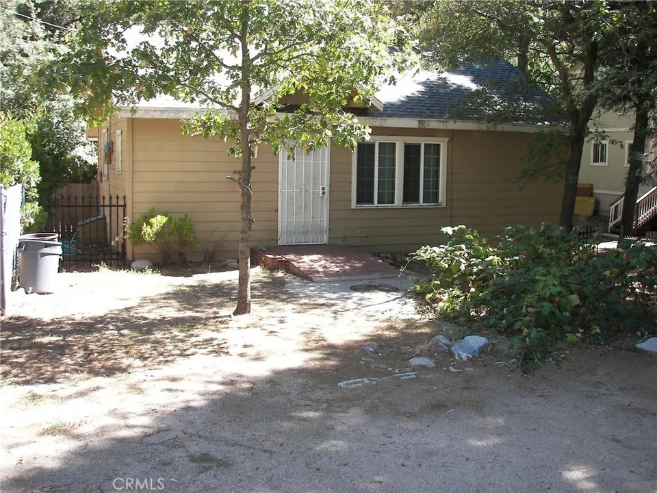621 Friendly Ln, Crestline, CA 92325 249,900