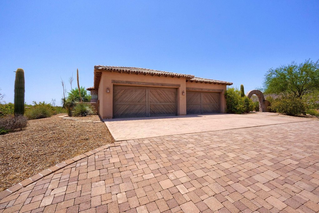 205 E Honda Bow Rd, Phoenix, AZ 85086