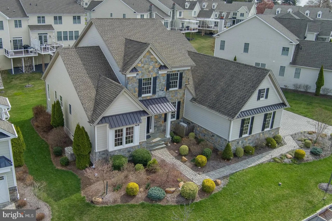 407 Park Hill Ln, Newtown Square, PA 19073