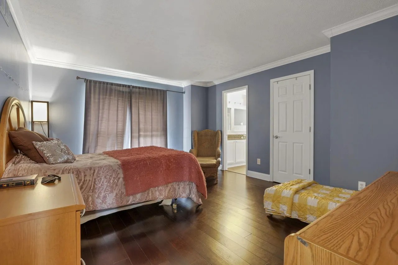 For Sale 8699 Lazelle Commons Dr, Lewis Center, OH 43035
