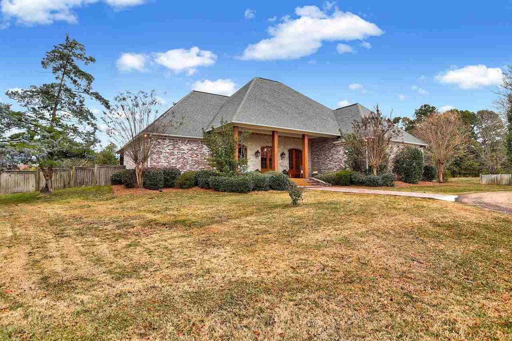 304 Warren Cv, Brandon, MS 39047