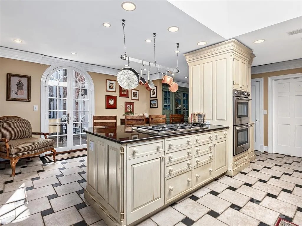 For Sale 31 Busbee Rd, Asheville, NC 28803