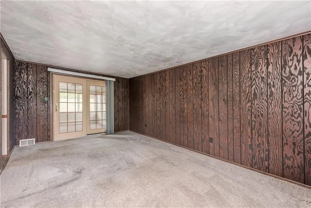 For Sale 1630 Ave, South Park, PA 15129