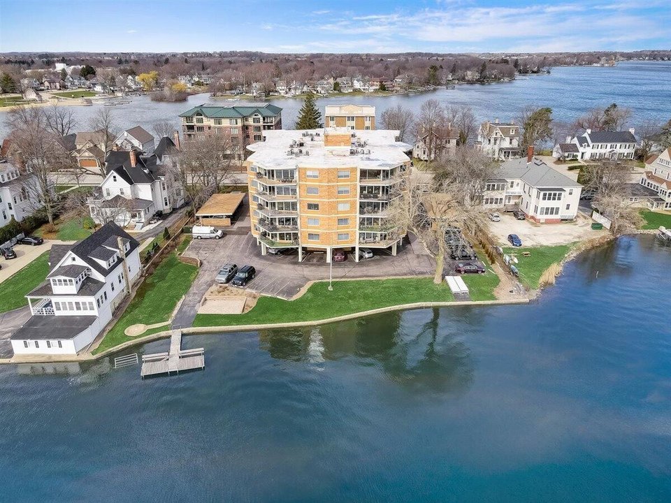 Oconomowoc, WI Condos for Sale
