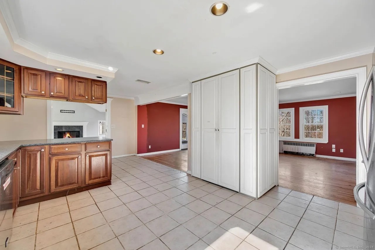 For Sale 39 Byrnes Ave, Litchfield, CT 06759