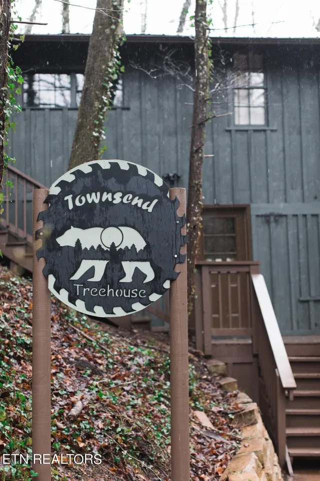 For Sale 310 Lovers Ln, Townsend, TN 37882