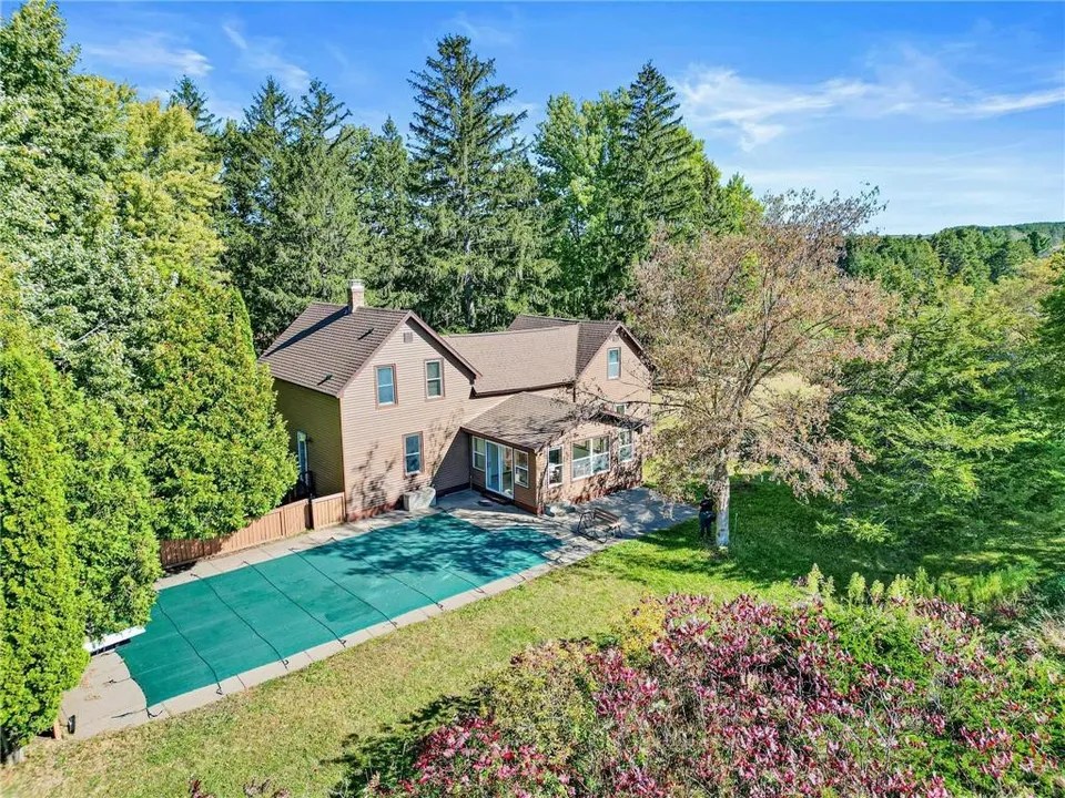 633 Lakeside Ln, Somerset, WI 54025 525,000