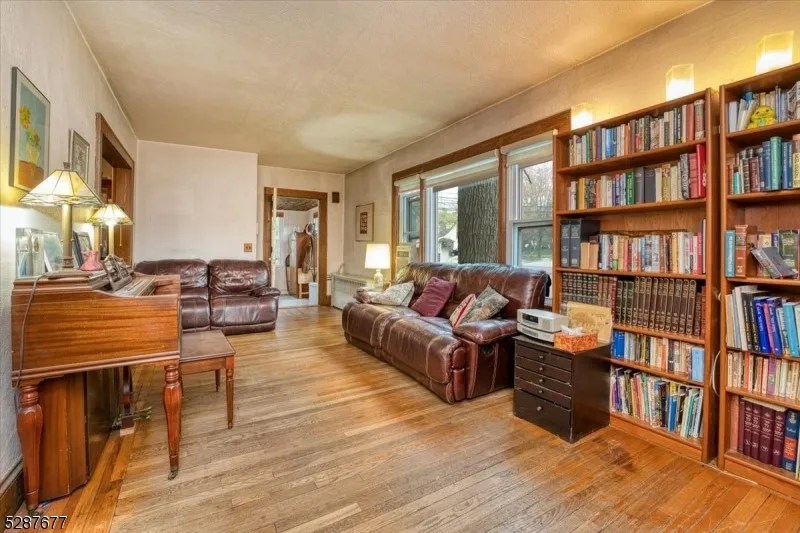 273 W Englewood Ave, Teaneck, NJ 07666