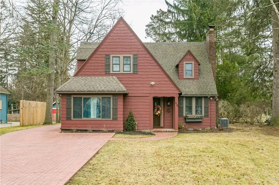 48 Penfield Cres, Rochester, NY 14625