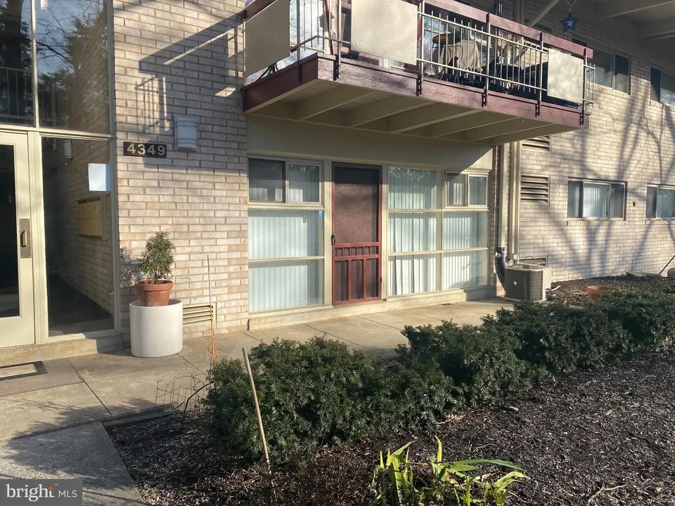 4349F Americana Dr, Annandale, VA 22003 220,000