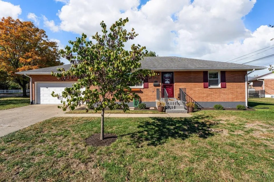 403 E Cottage Ave, West Carrollton, OH 45449 209,900