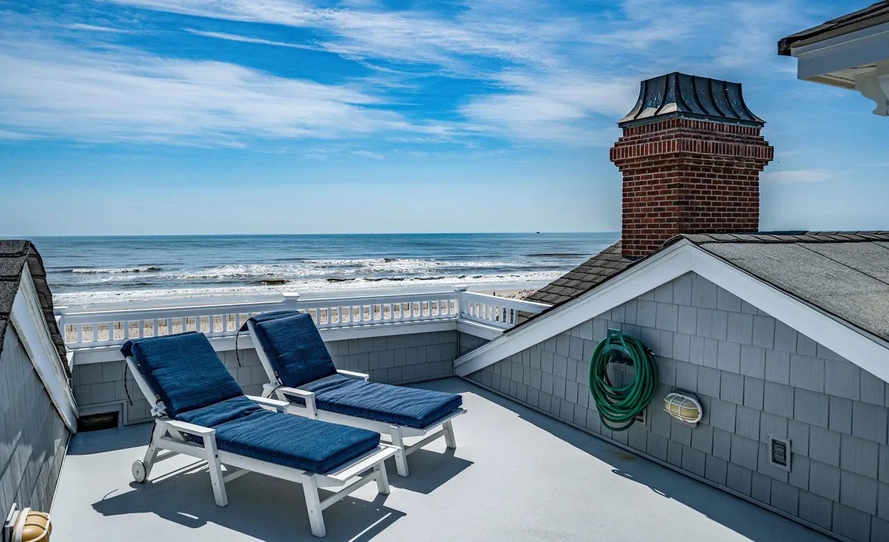 33 E Sumner Ave, Strathmere, NJ 08248