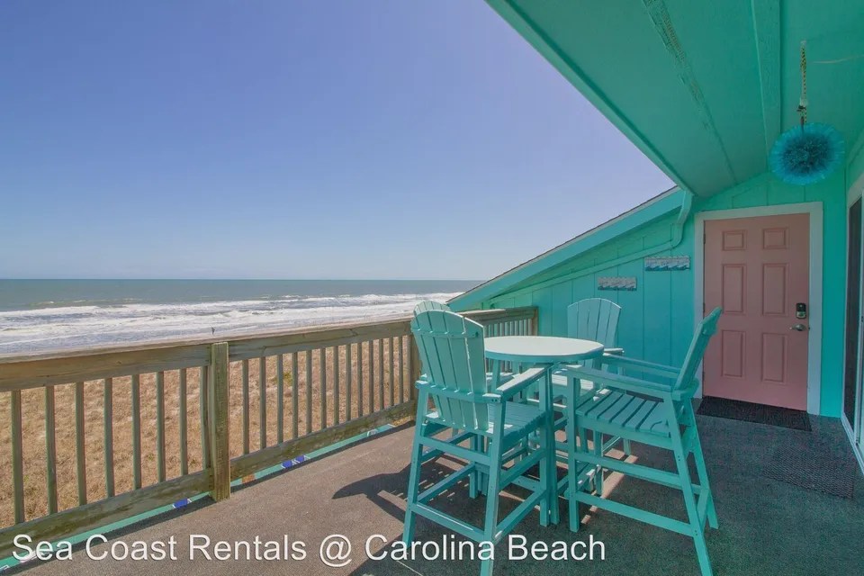 418 Carolina Beach Ave N, Carolina Beach, NC 28428(01)