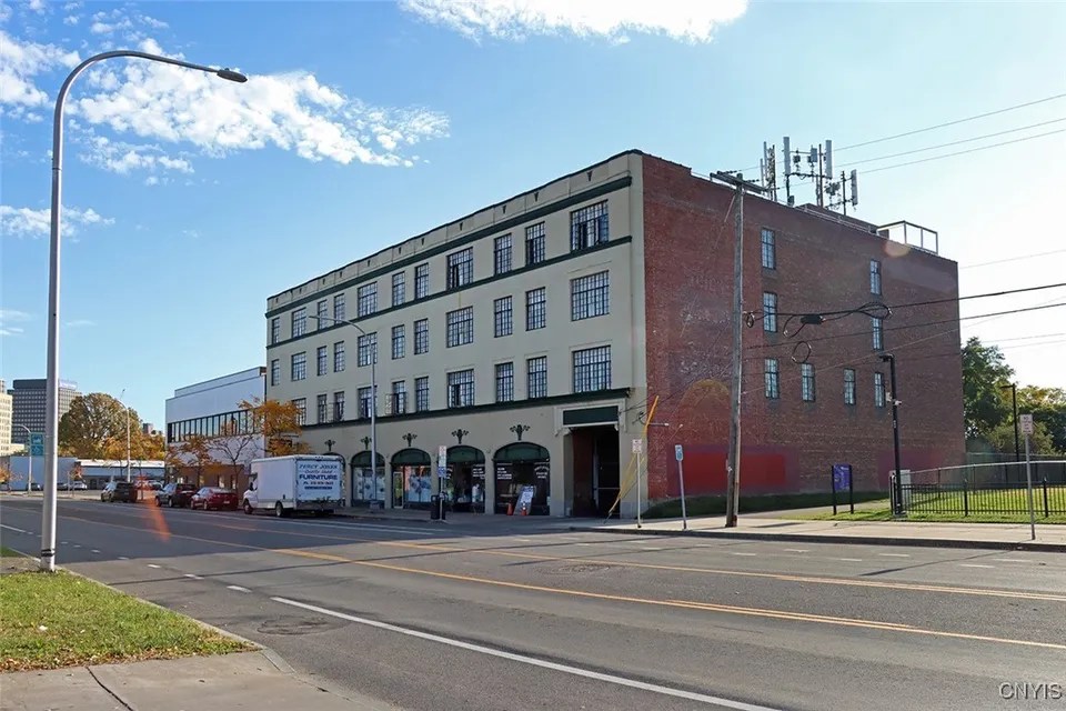 377 W Onondaga St, Syracuse, NY 13202 139,900