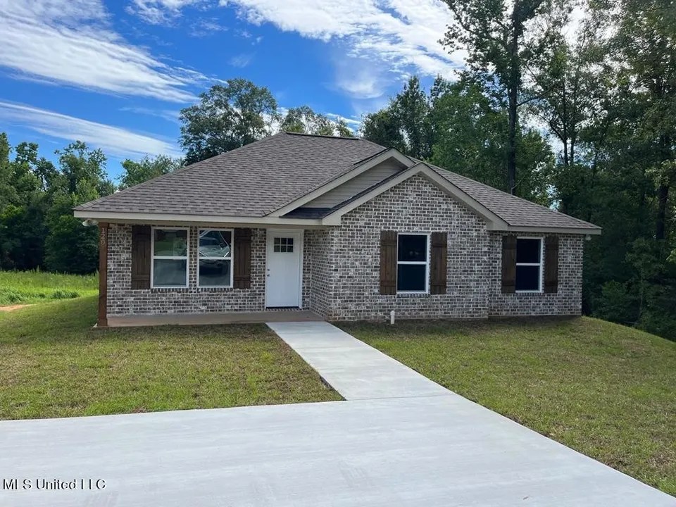 444 Peters Rd, Poplarville, MS 39470