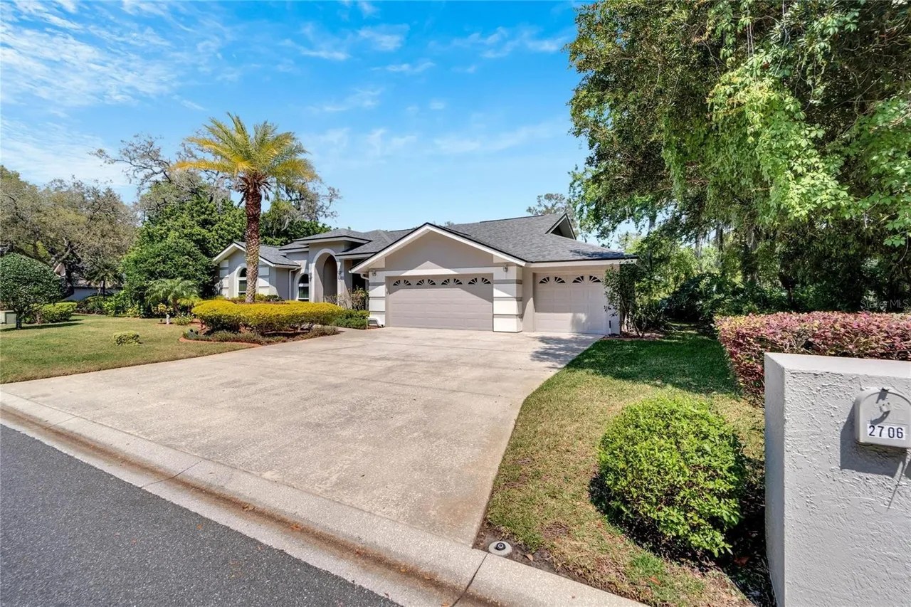 2706 Barret Ave, Plant City, FL 33566