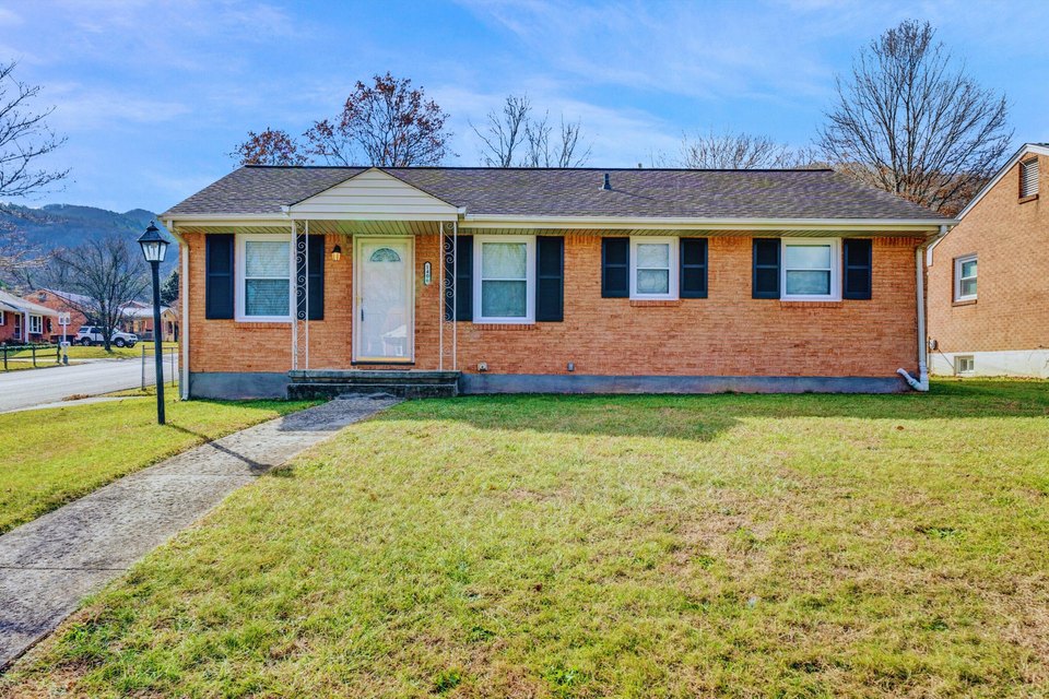 3525 Harborwood Rd, Salem, VA 24153