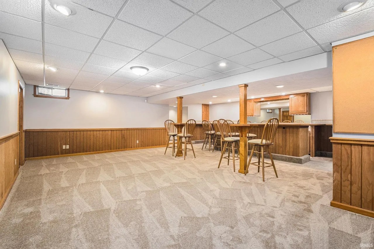 50696 Partridge Woods Dr, Granger, IN 46530