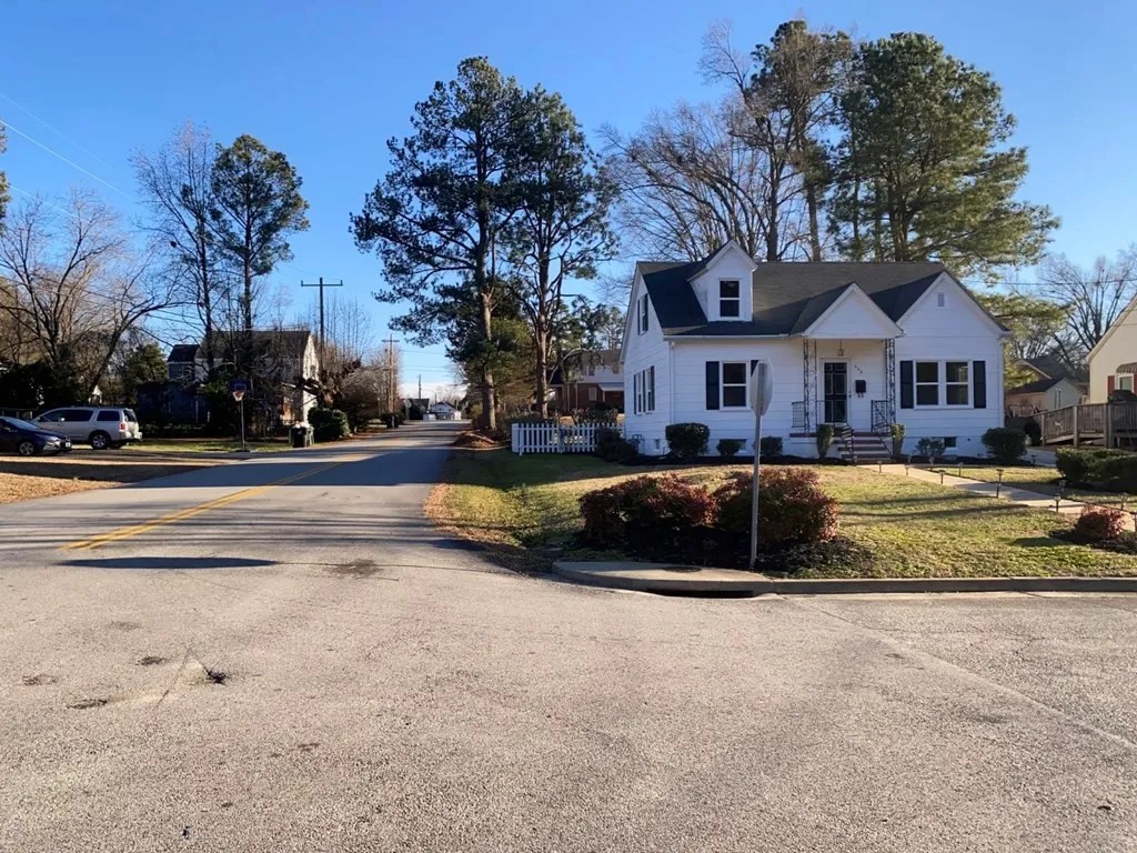 For Sale 628 N Lunenburg Ave, South Hill, VA 23970