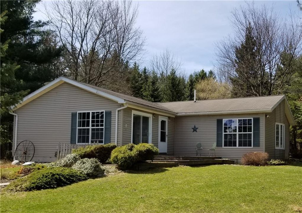 2535 Pulver Rd, Branchport, NY 14418