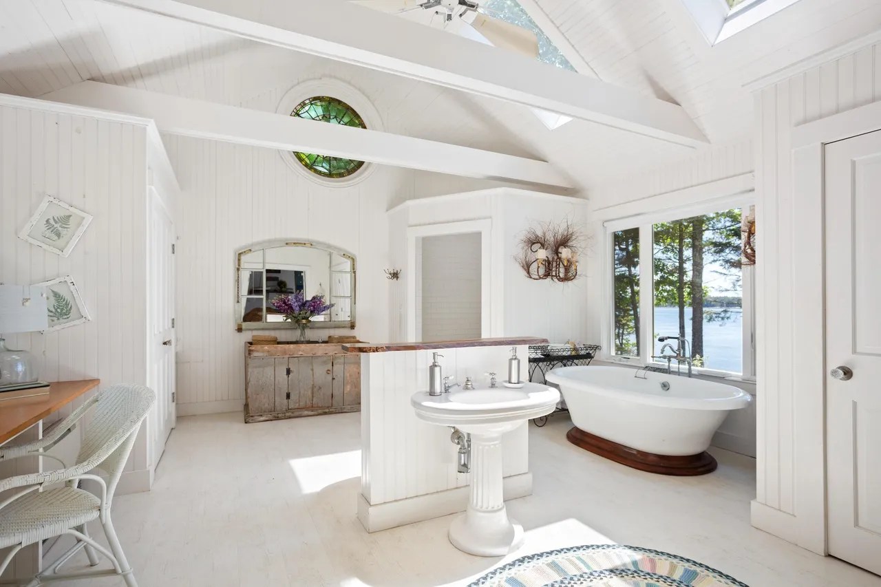 For Sale 16 Bremen Long Is, Bremen, ME 04551