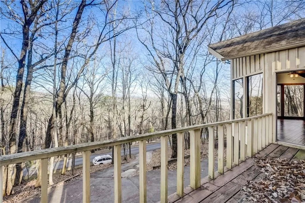 For Sale 862 Lake Arrowhead Dr, Waleska, GA 30183