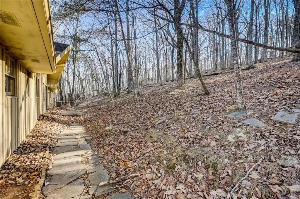 For Sale 862 Lake Arrowhead Dr, Waleska, GA 30183