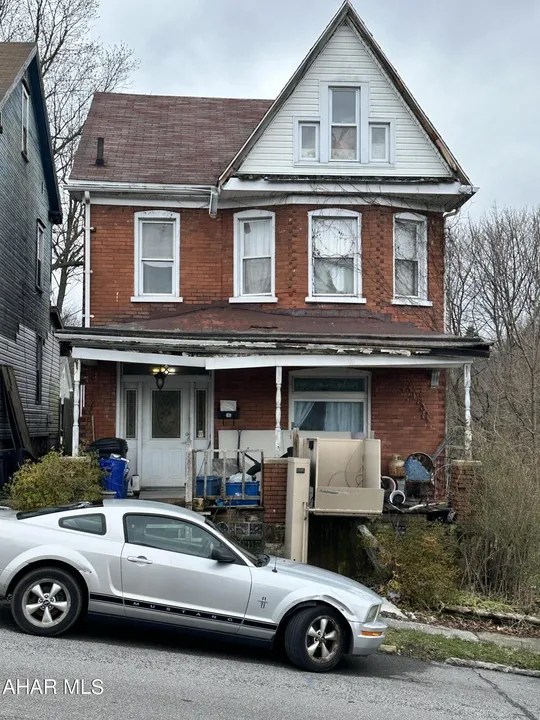 For Sale 629 N 9th Ave, Altoona, PA 16601