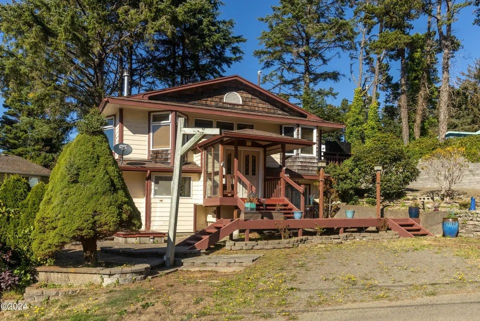 850 SE 31st St, Lincoln City, OR 97367 550,000