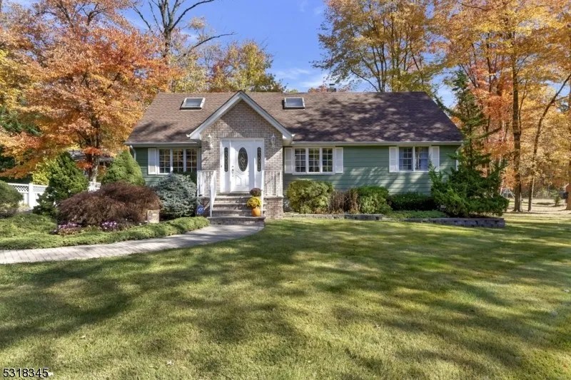 19 Mitchell Ave, Warren Twp, NJ 07059 695,000