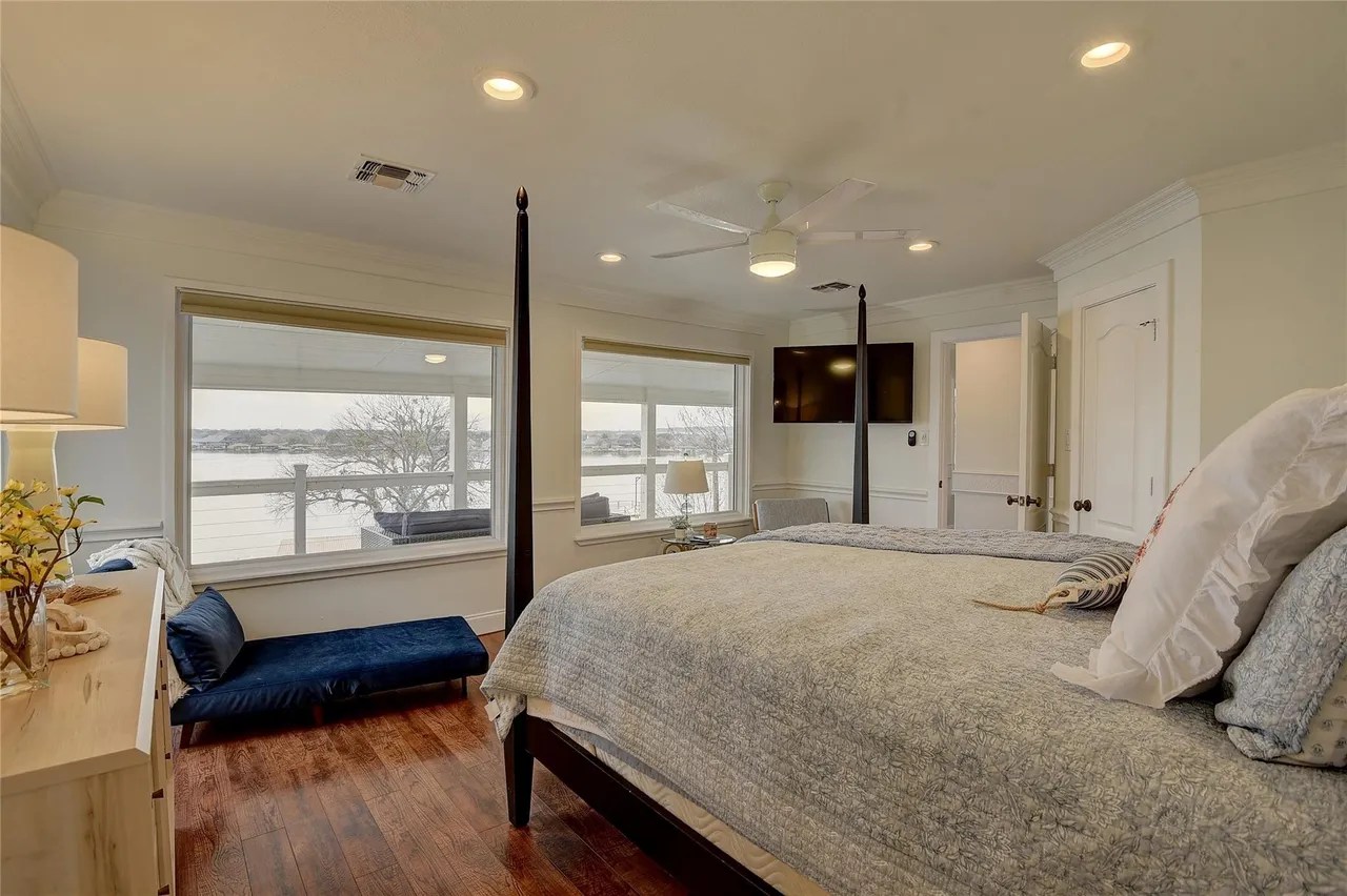 For Sale 610 Rock Harbor Dr, Granbury, TX 76048