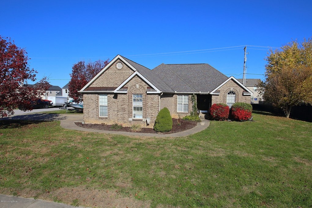 2070 Osprey Cv, Shelbyville, KY 40065