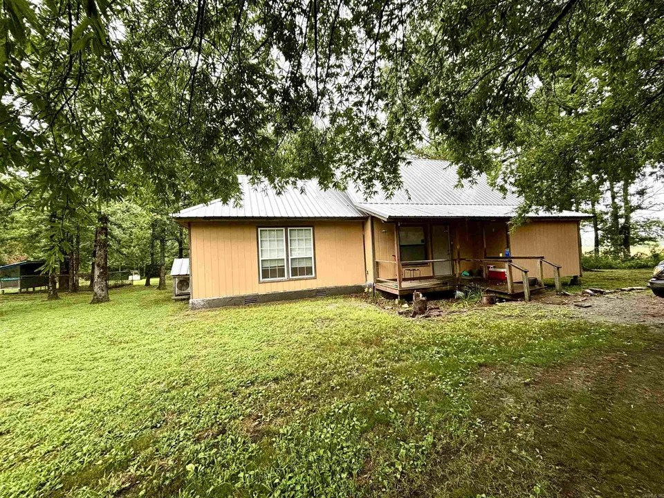427 Thomas Rd, Pangburn, AR 72121