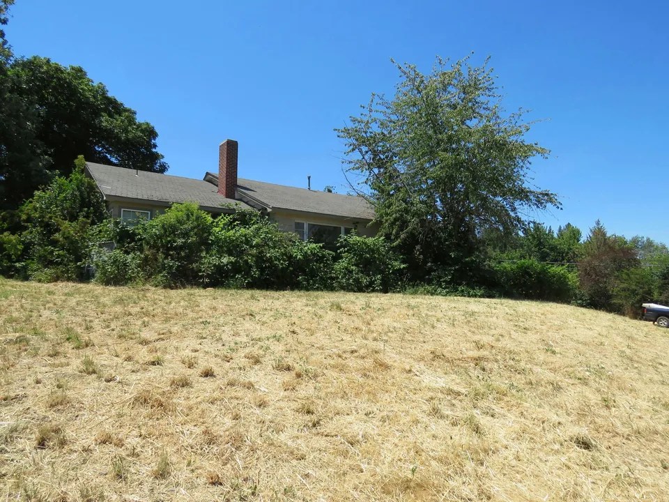 3845 Old Stage Rd, Medford, OR 97502