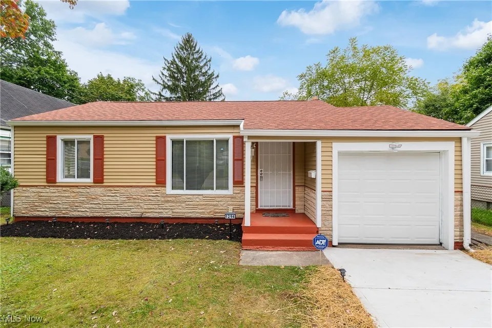 1294 Orlando Ave, Akron, OH 44320 127,000