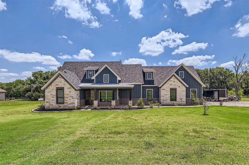 For Sale 2606 Eastline Rd, Bells, TX 75414