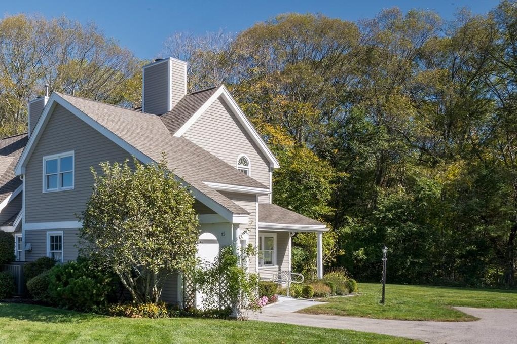 15 Ipswich Woods Dr, Ipswich, MA 01938