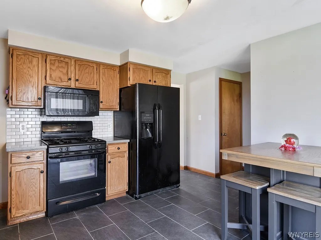 For Sale 4180 Victorian Dr, Hamburg, NY 14075