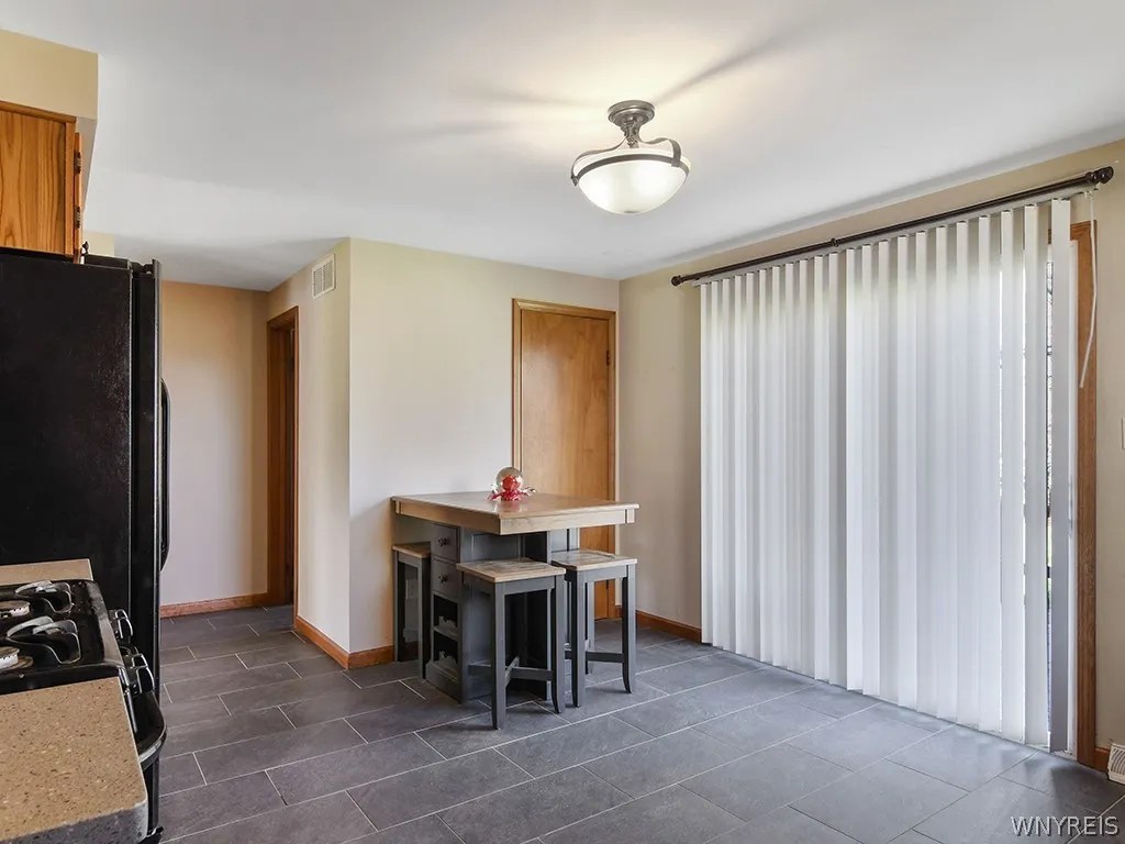 For Sale 4180 Victorian Dr, Hamburg, NY 14075