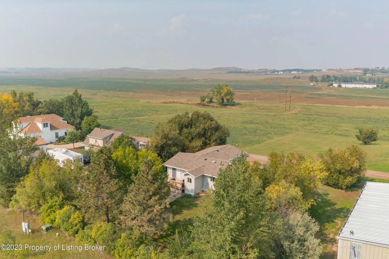 For Sale 113 Stanley St, Killdeer, ND 58640